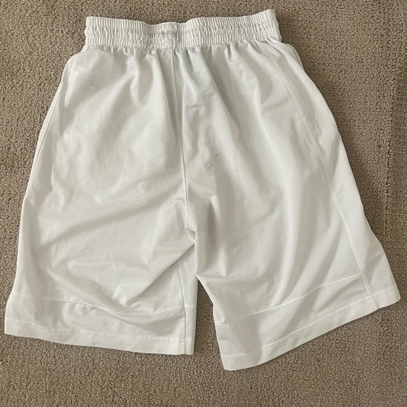 Boys White Nike Shorts - Picture 2 of 4